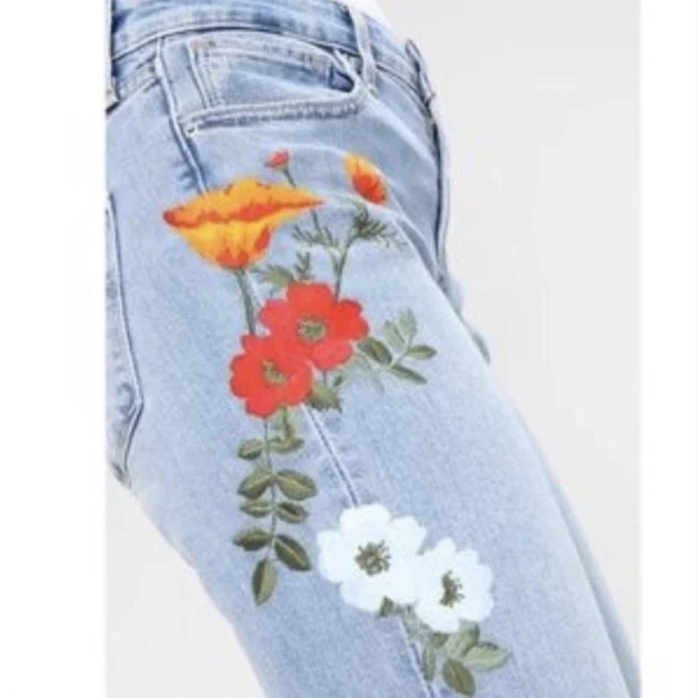 NEW Levi's Limited Edition Poppy Embroidered Jeans 26 - Picture 8 of 13